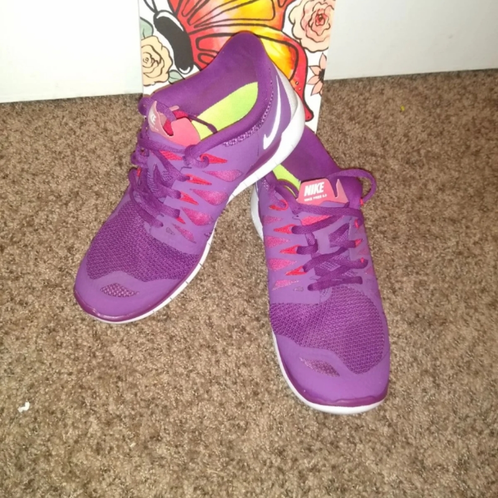 Nike tennis shoes
